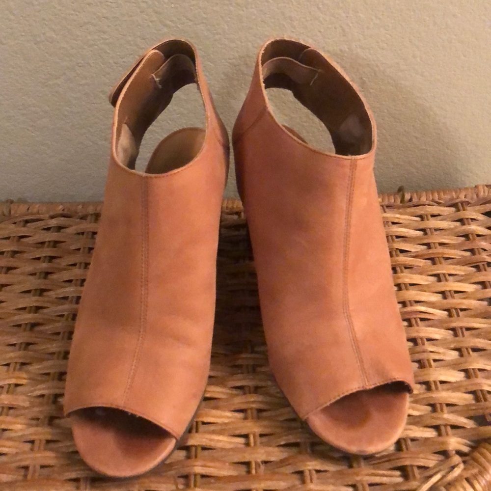 Brown/ Tan heals
